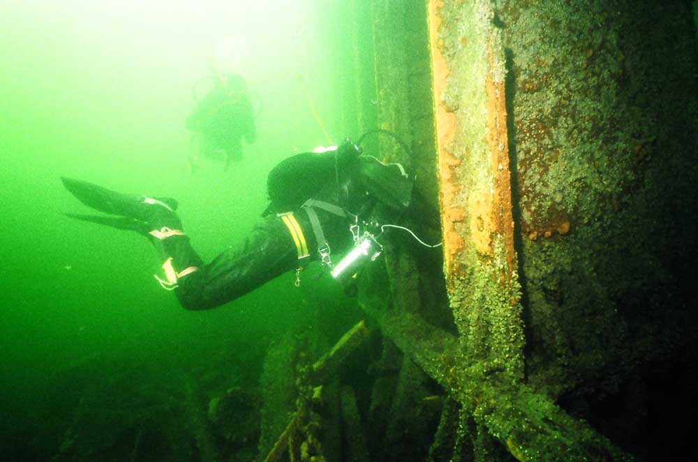 Vedenalaisia kuvia sukeltamisesta coolaroon koneelle